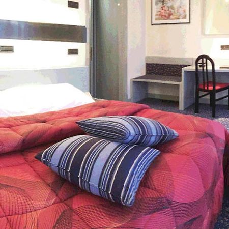 Hotel Michelangelo Biella Rum bild