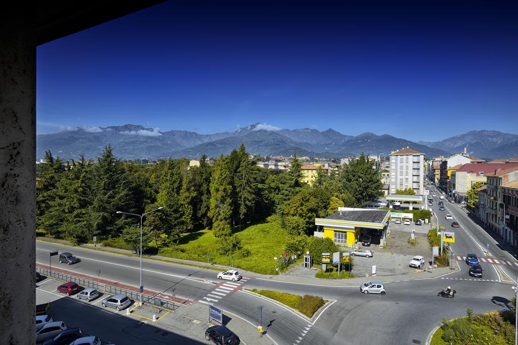 Hotel Michelangelo Biella Exteriör bild